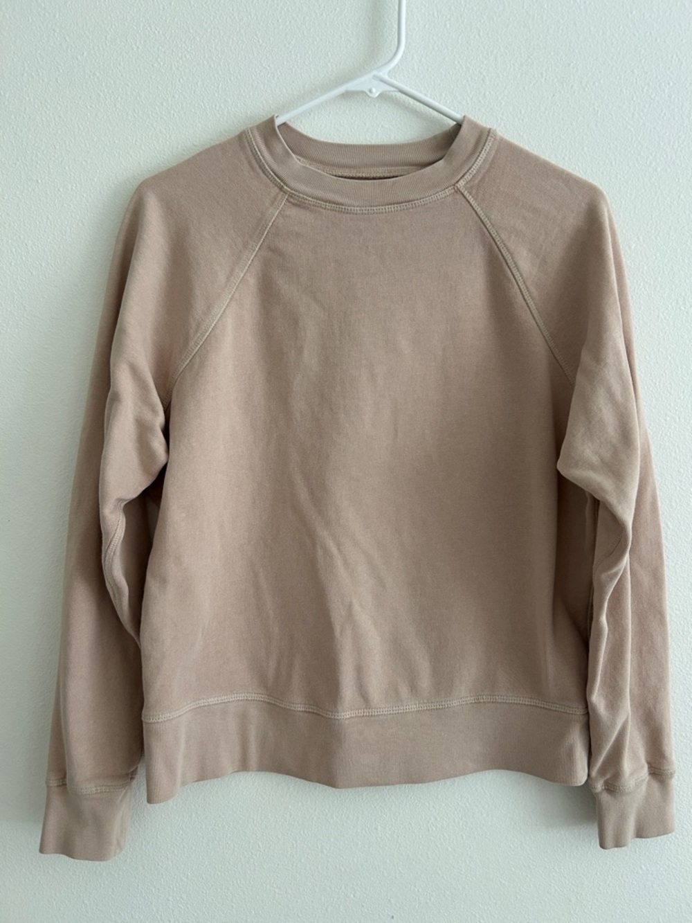 MATE the Label Organic Terry Raglan Crewneck Sweatshirt in Light Beige/Tan XS